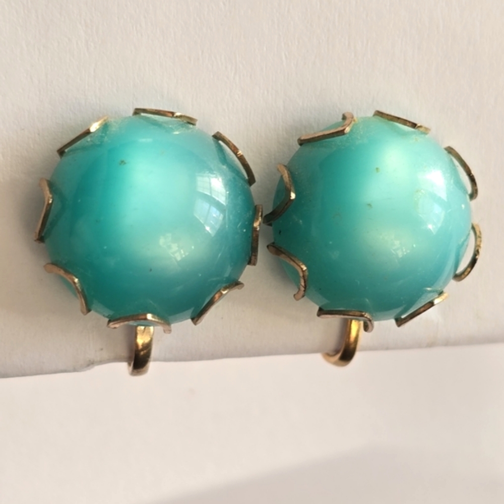 Vintage earrings blue moonglow screwback gold tone